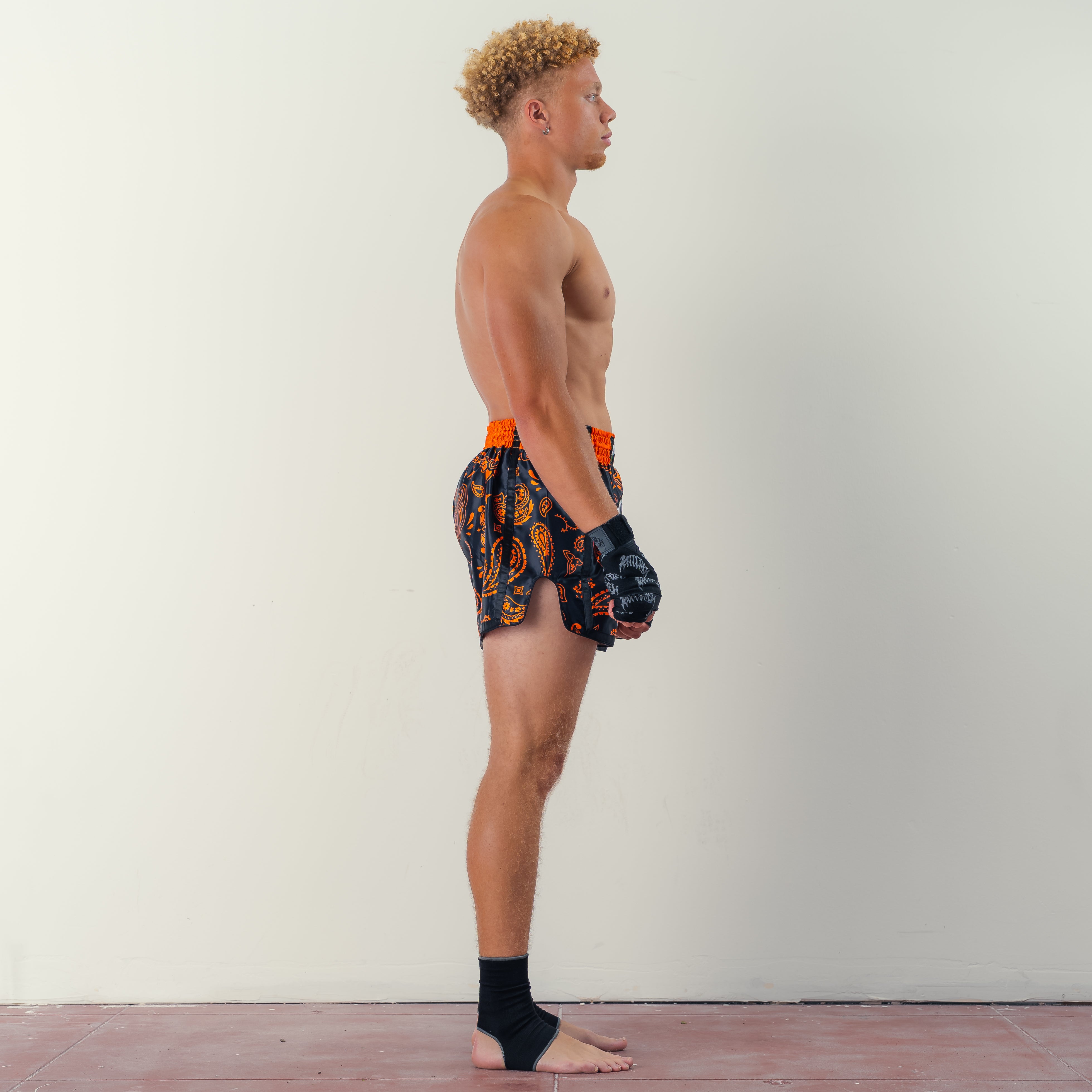 BANDANA FIGHT SHORTS - BLACK / ORANGE