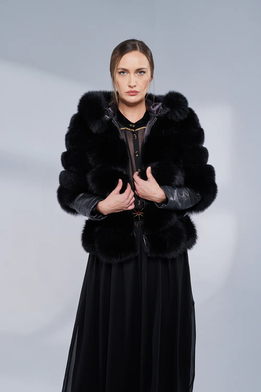 Haină din Blană Naturală de Vulpe, cu Glugă și Mâneci din Piele, Obsidian 251