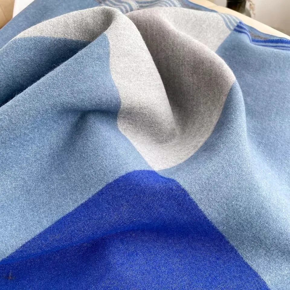 Women's Colorblock Tassel Decor Scarf