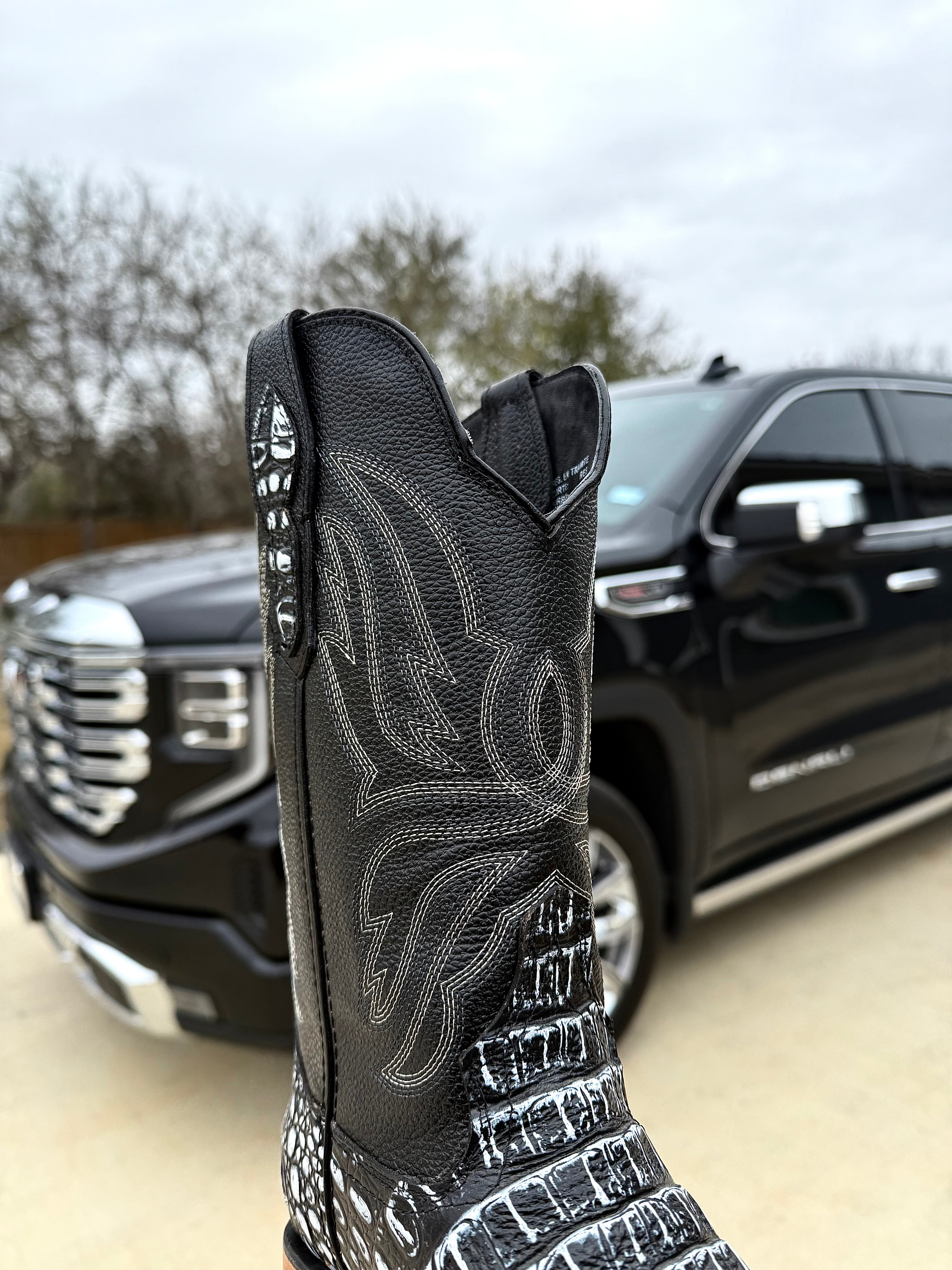 BLOWOUT SALE BOOT #1🚨