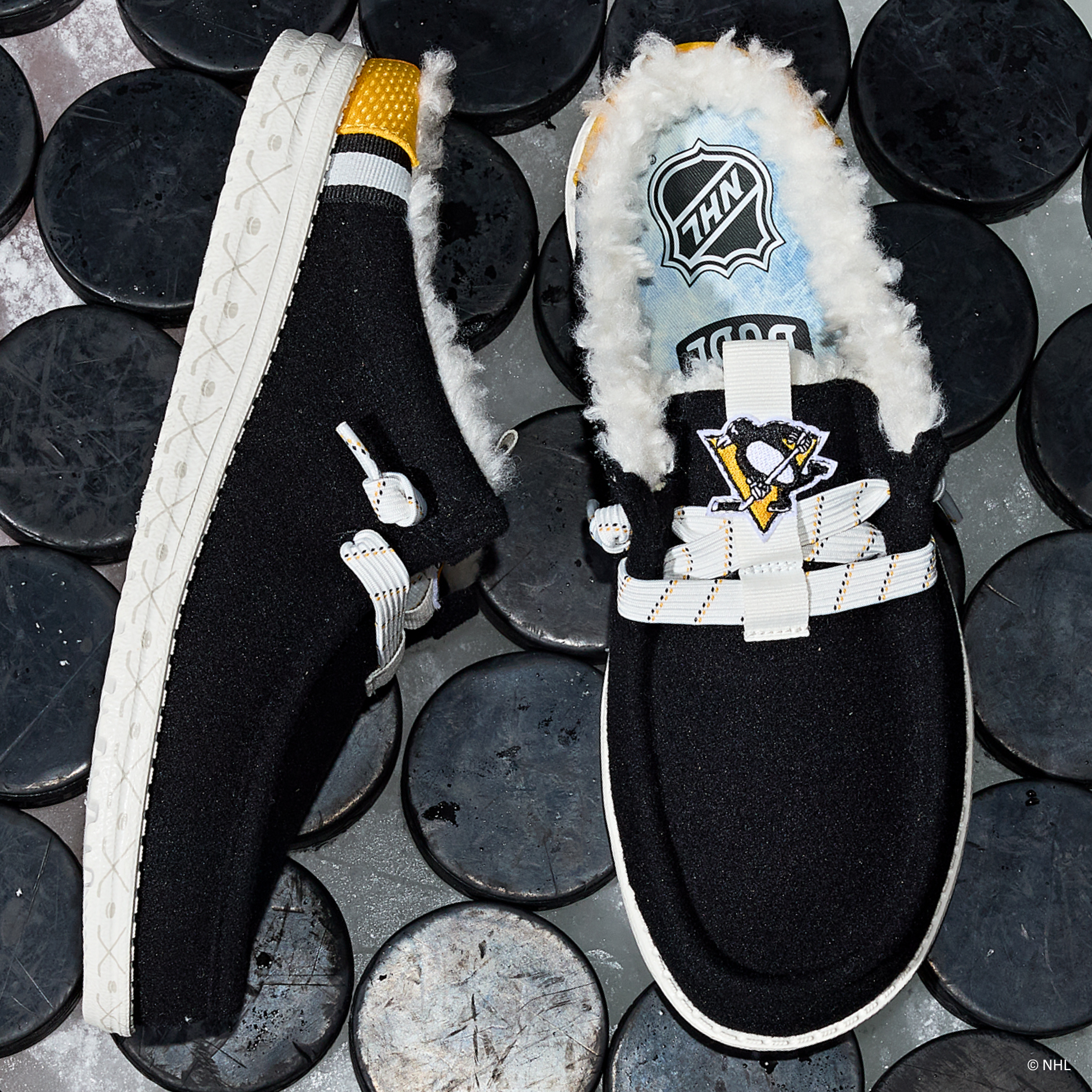 NHL® Pittsburgh Penguins® Wally Slip - Black/Yellow