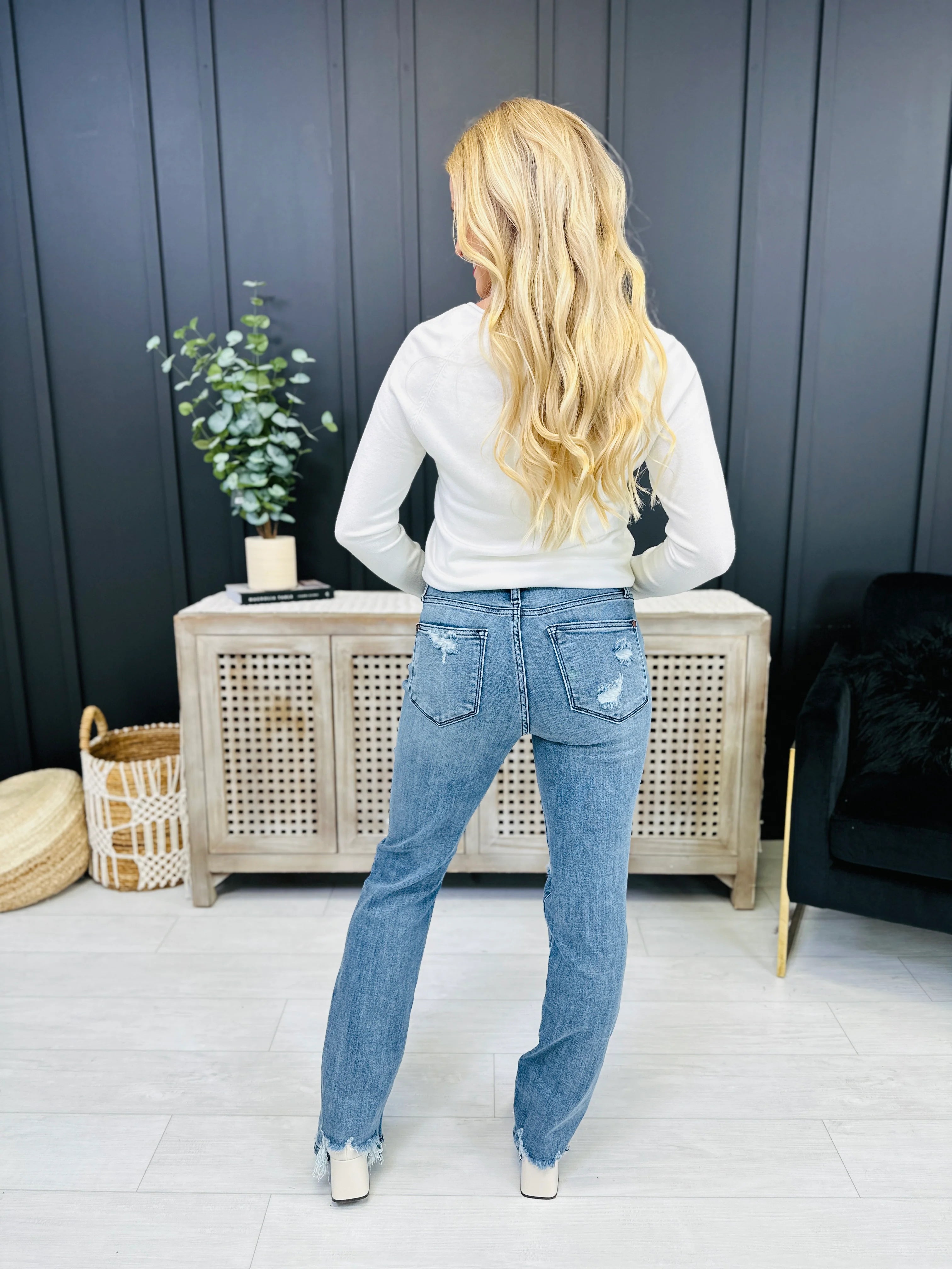 Judy Blue REG/CURVY Get Something Straight Mid Rise Jeans