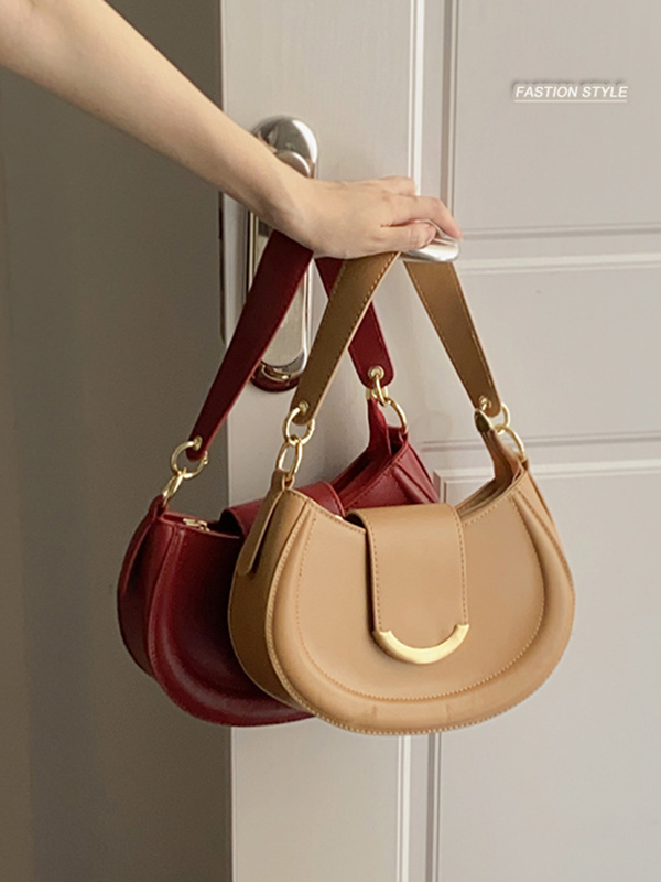 Stylish Underarm Bag Versatile Messenger Bag