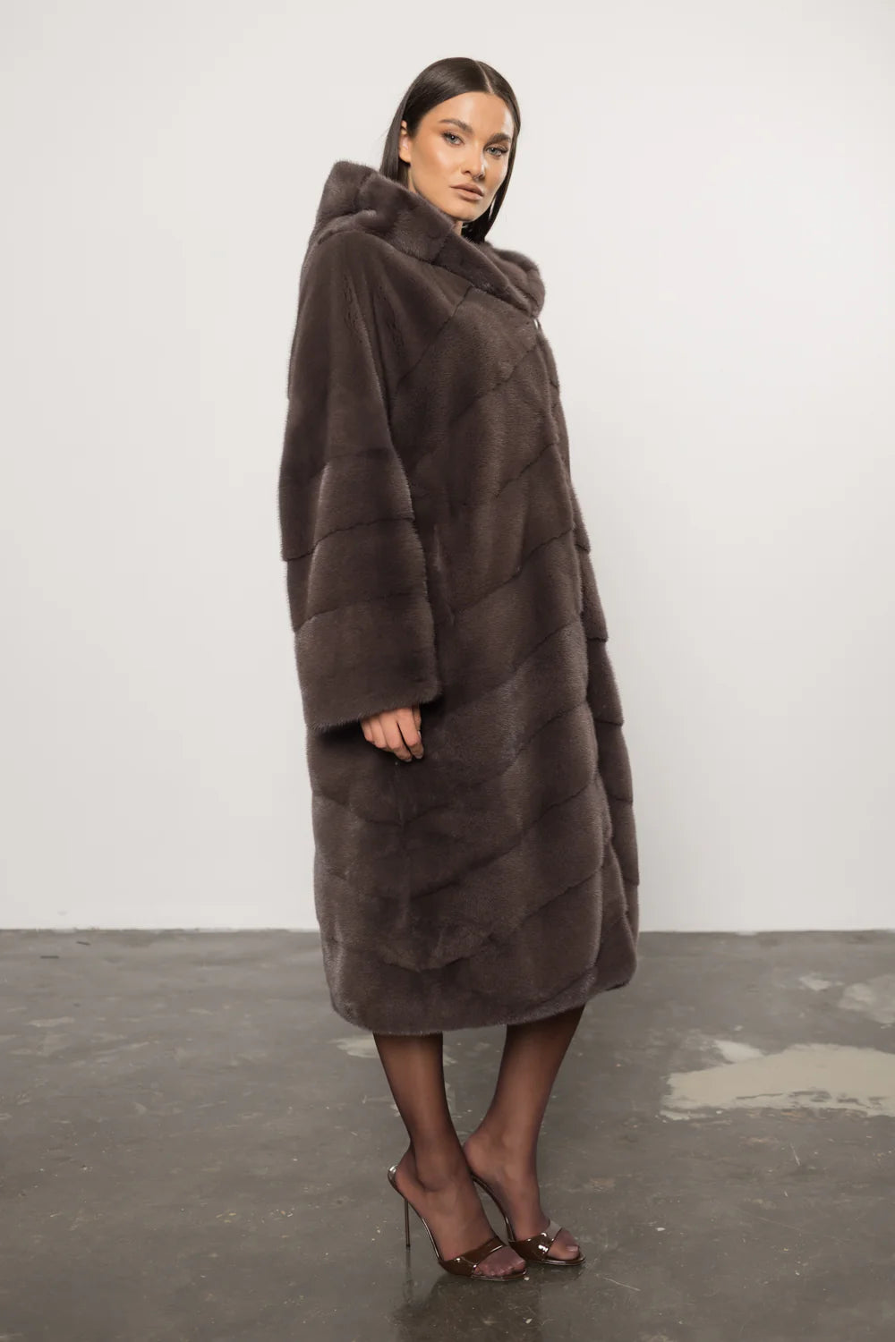 Palton din Blană Naturală de Vizon, cu Glugă, Femei, Aubergine Taupe 428