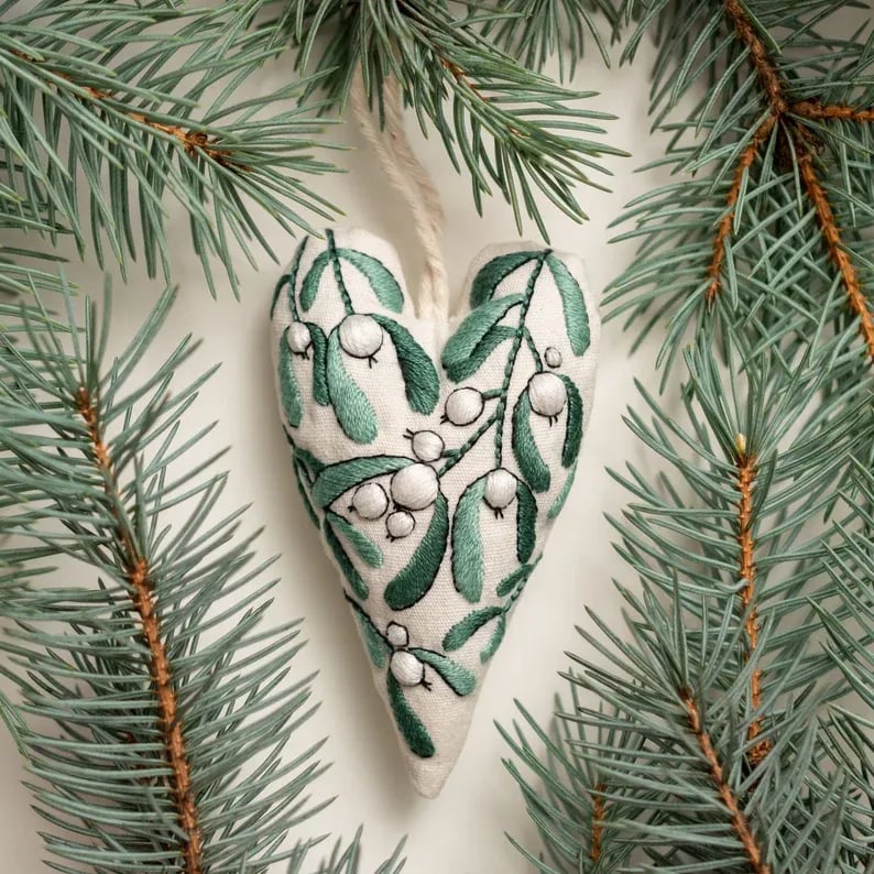 DIY Heart Shaped Hand Embroidered Christmas DIY material kit