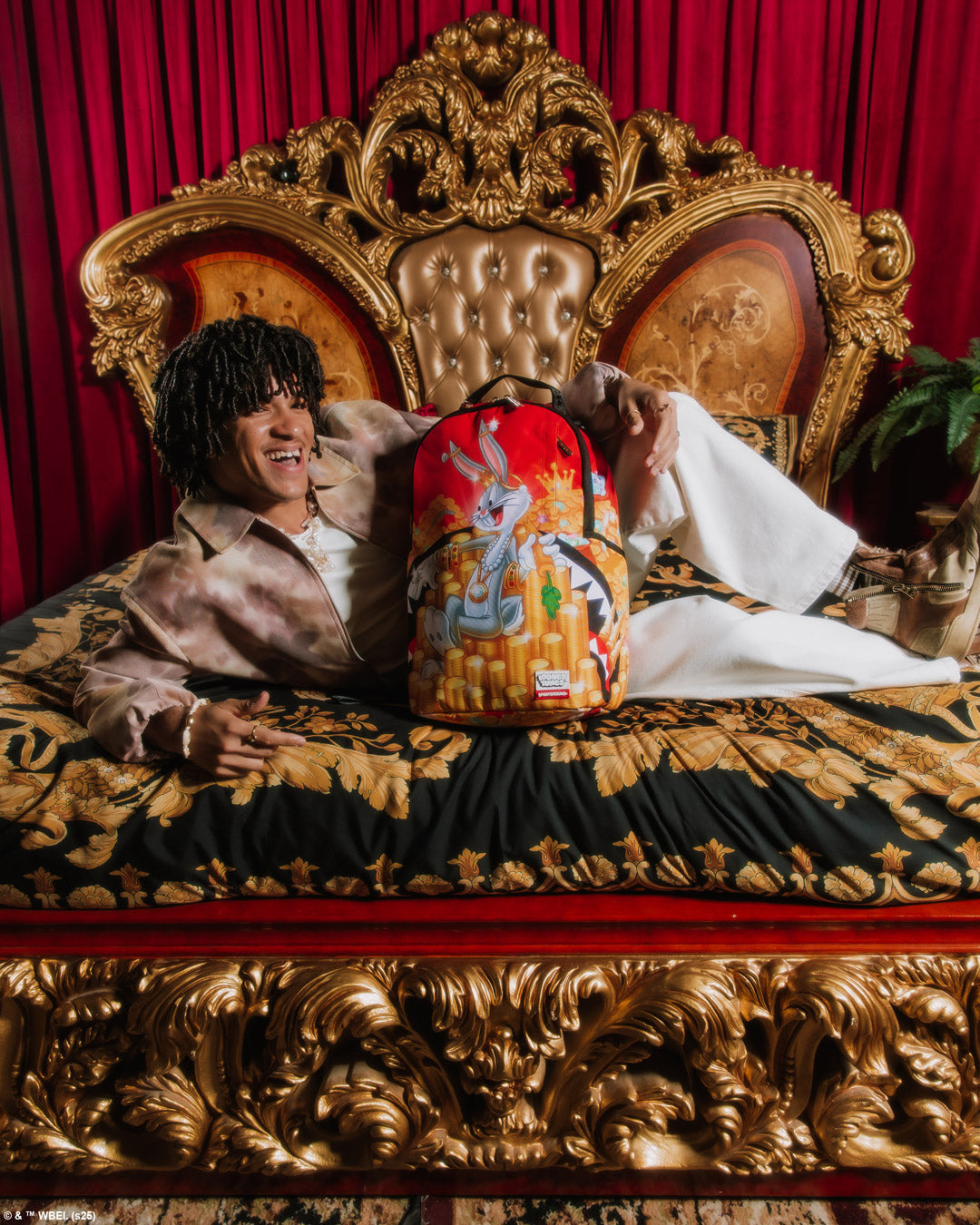 LOONEY TUNES BUGS BILLIONAIRE DLXR BACKPACK