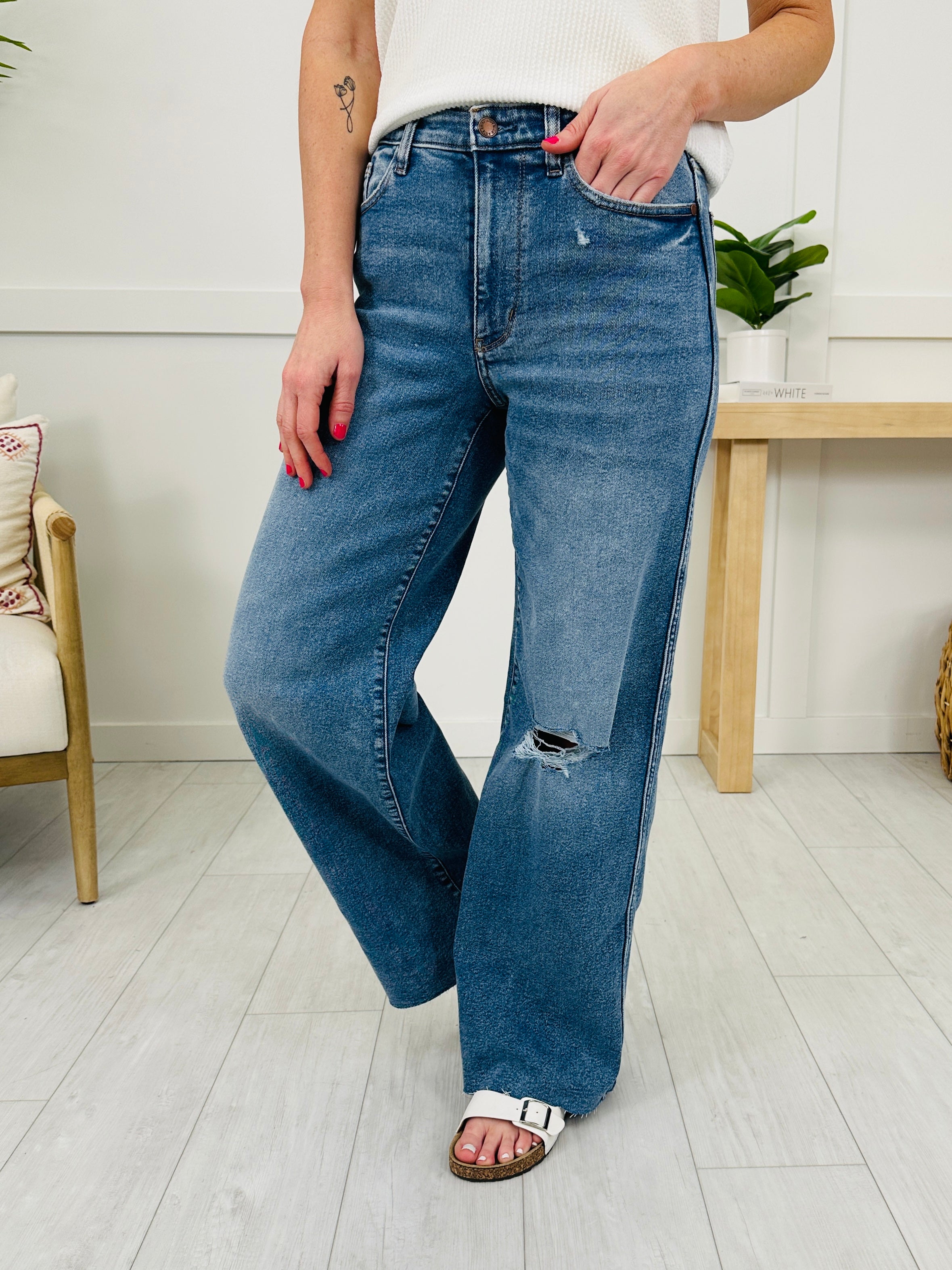 Judy Blue Flow With It Wide Leg Vintage Wash Jeans