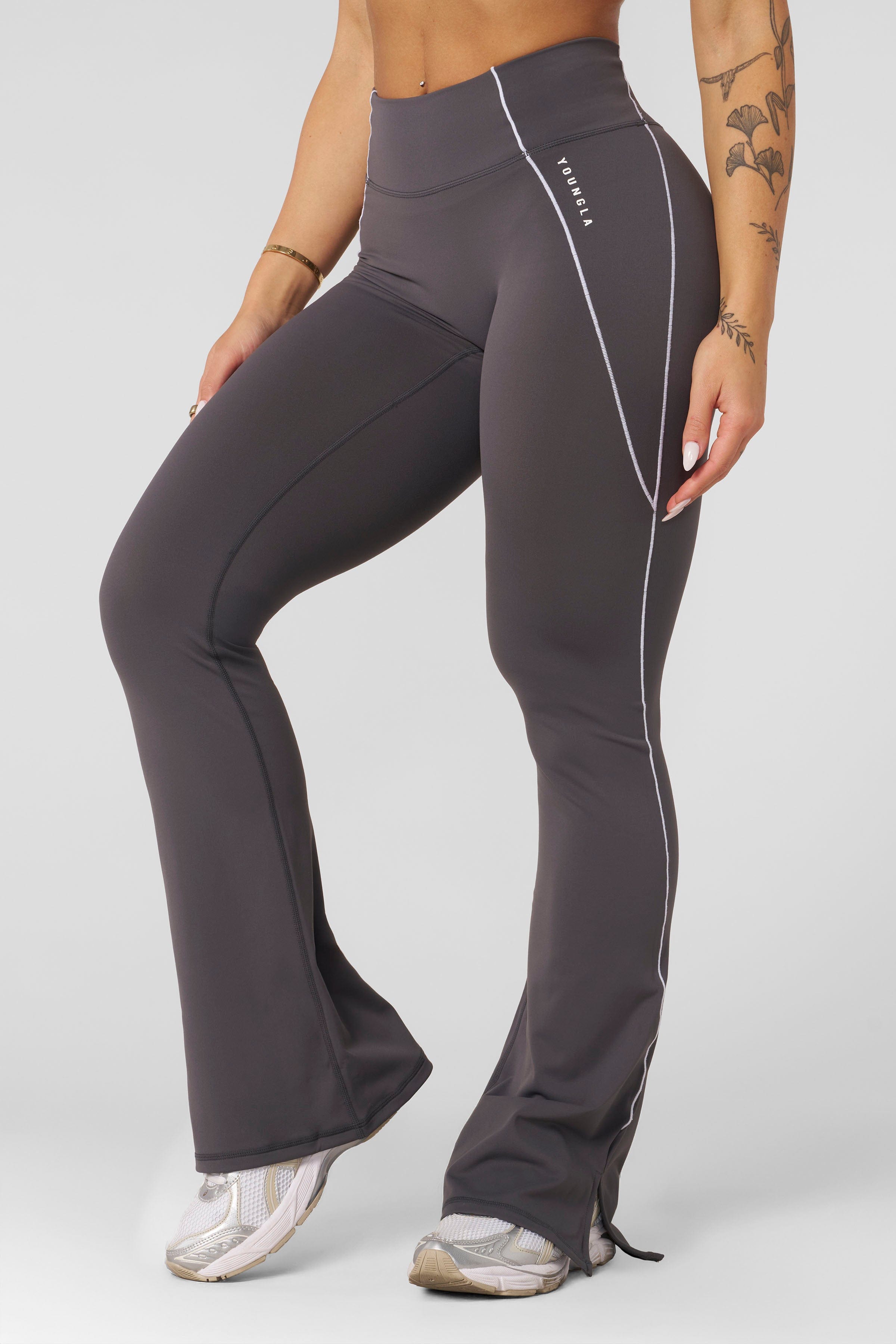 W285 - Elevate Flare Leggings