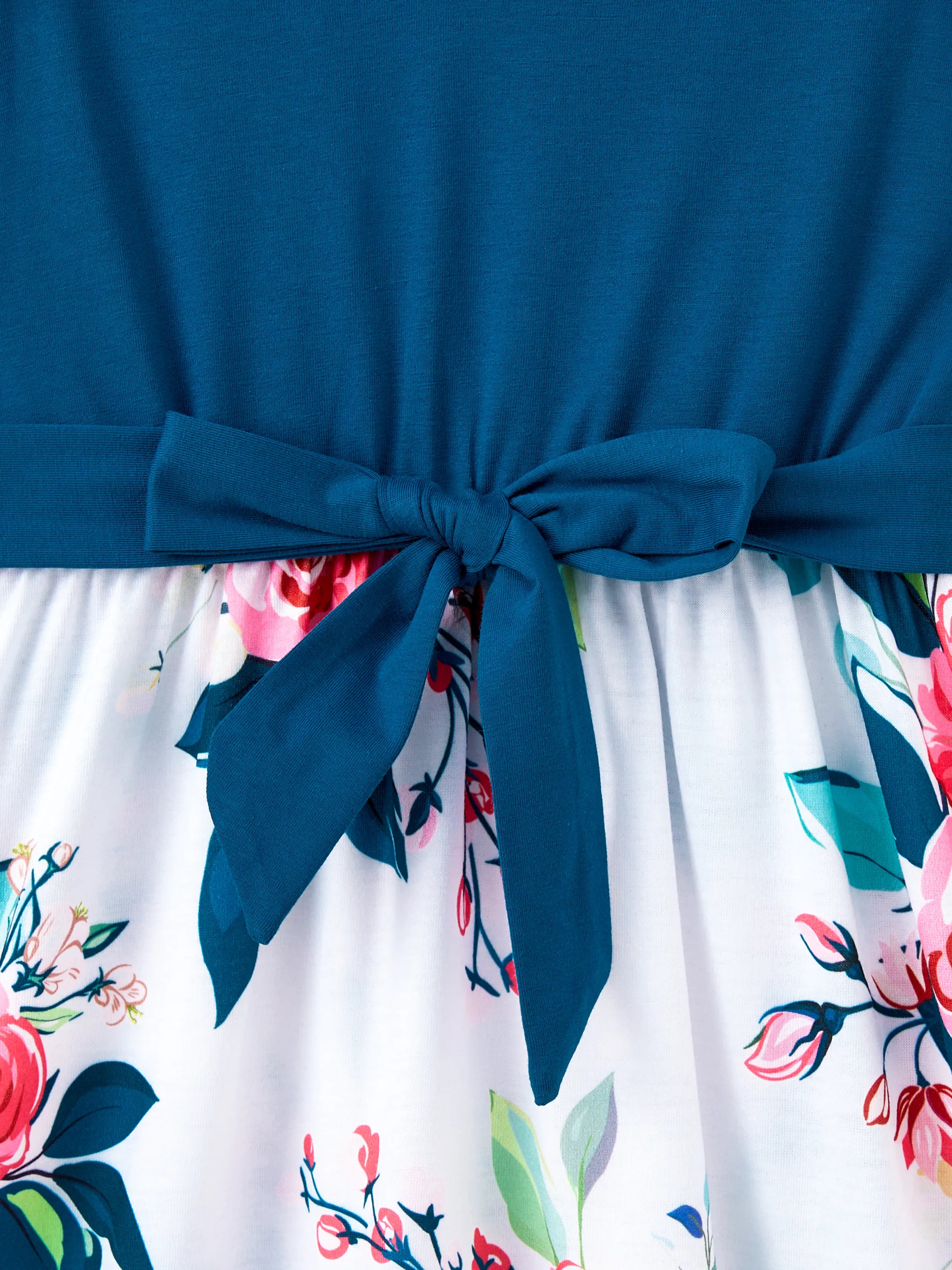 Family Matching Solid V Neck Flutter-sleeve Splicing Floral Print Dresses and Short-sleeve Colorblock T-shirts Sets Azure-