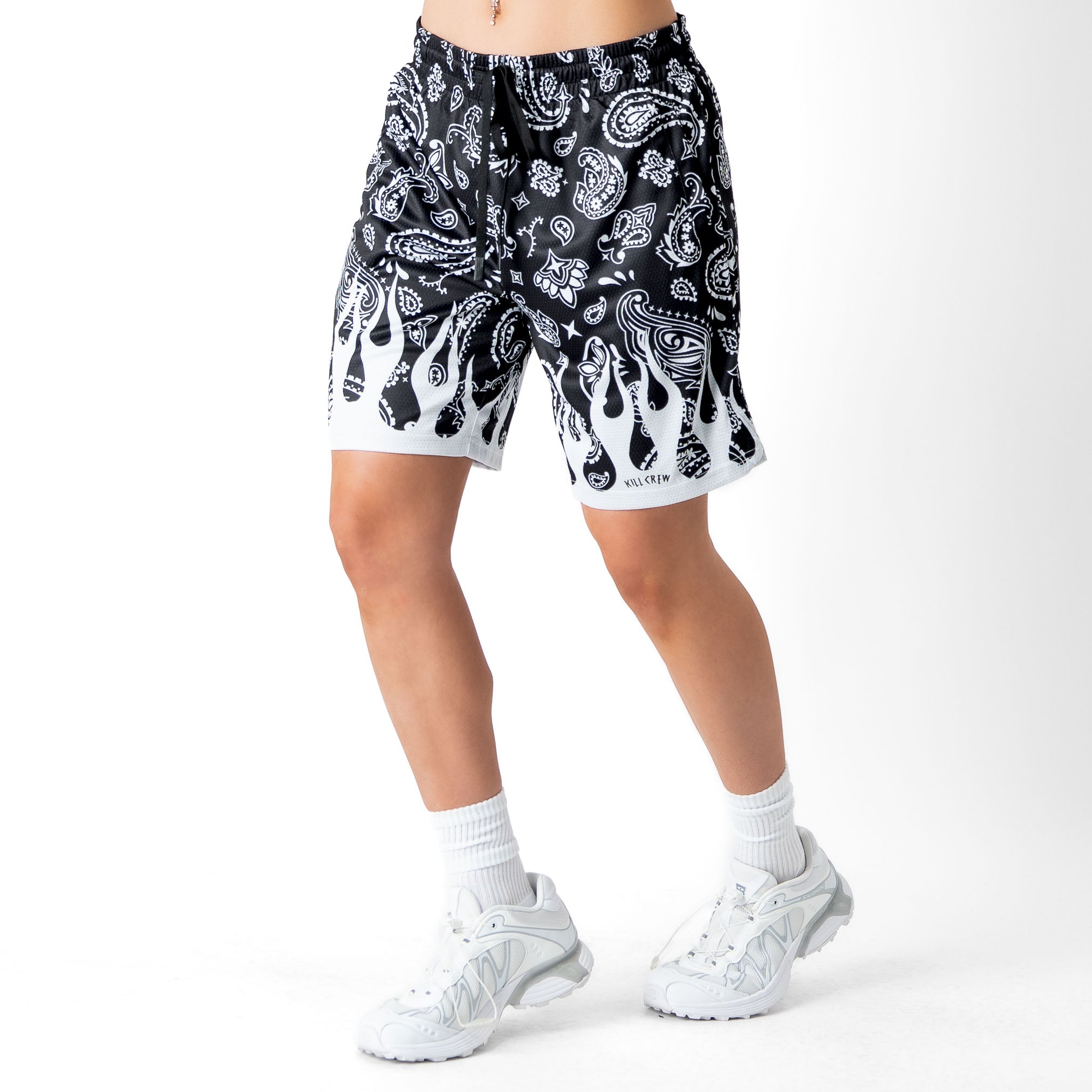 RELAXED CUT SHORTS BANDANA FLAME - BLACK / WHITE