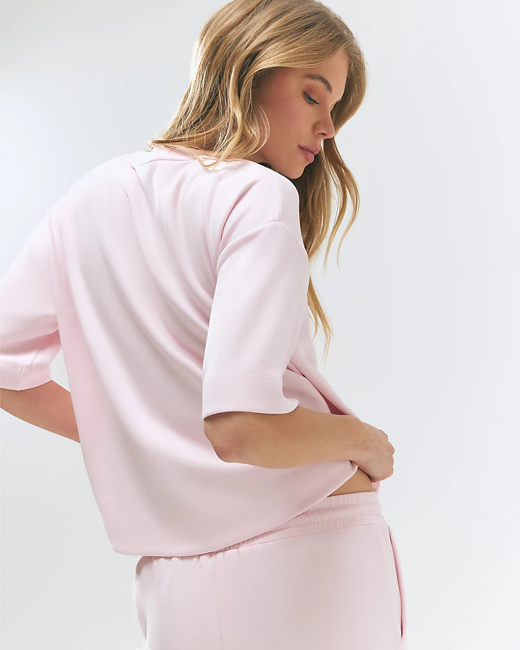 Premium Women's 2-Piece Lounge Set: Ultra-Soft Oversized Tee & Wide-Leg Pants Bundle