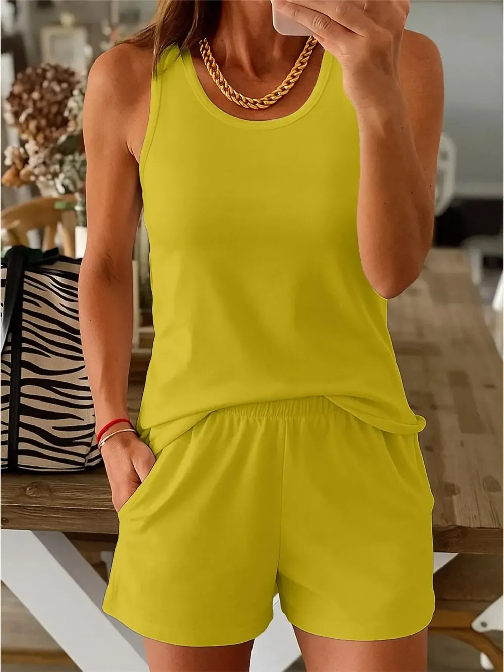 Women's Solid Color Tank Top & Shorts Two-piece Set, Casual Sleeveless Top & Shorts for Beach Vacation