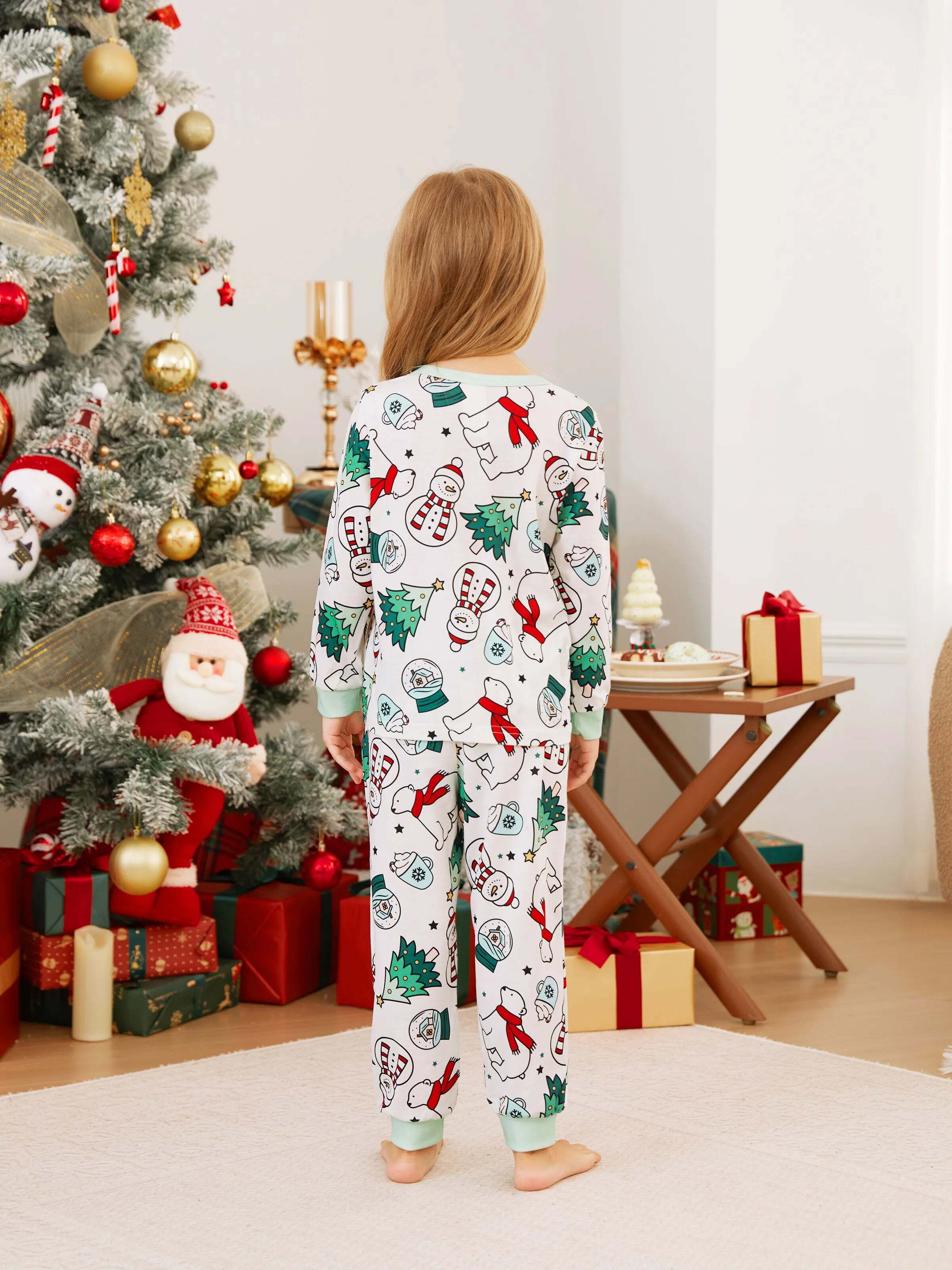 Christmas Family Matching Long Sleeves Very Merry Green Tops Allover Pattern Pants Pajamas Sets with Christmas Socks MediumSpringGreen
