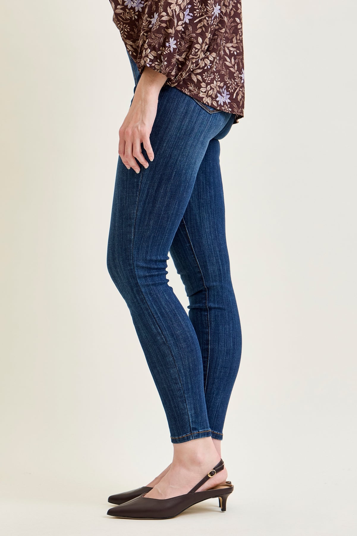 Sue Patch Pocket Pull-On Classic Skinny Jeans