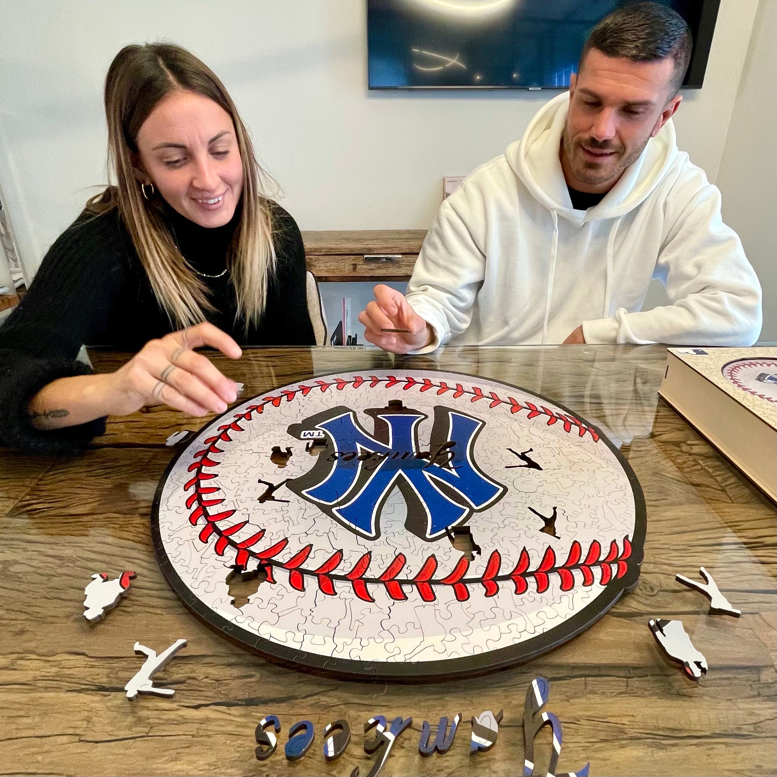 New York Yankees™ - Wooden Puzzle