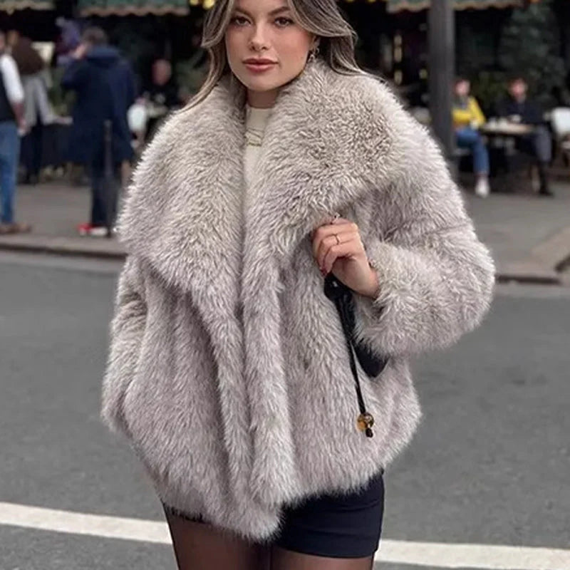 Winter pre-sale for women's fur coat, plush lining, soft collar