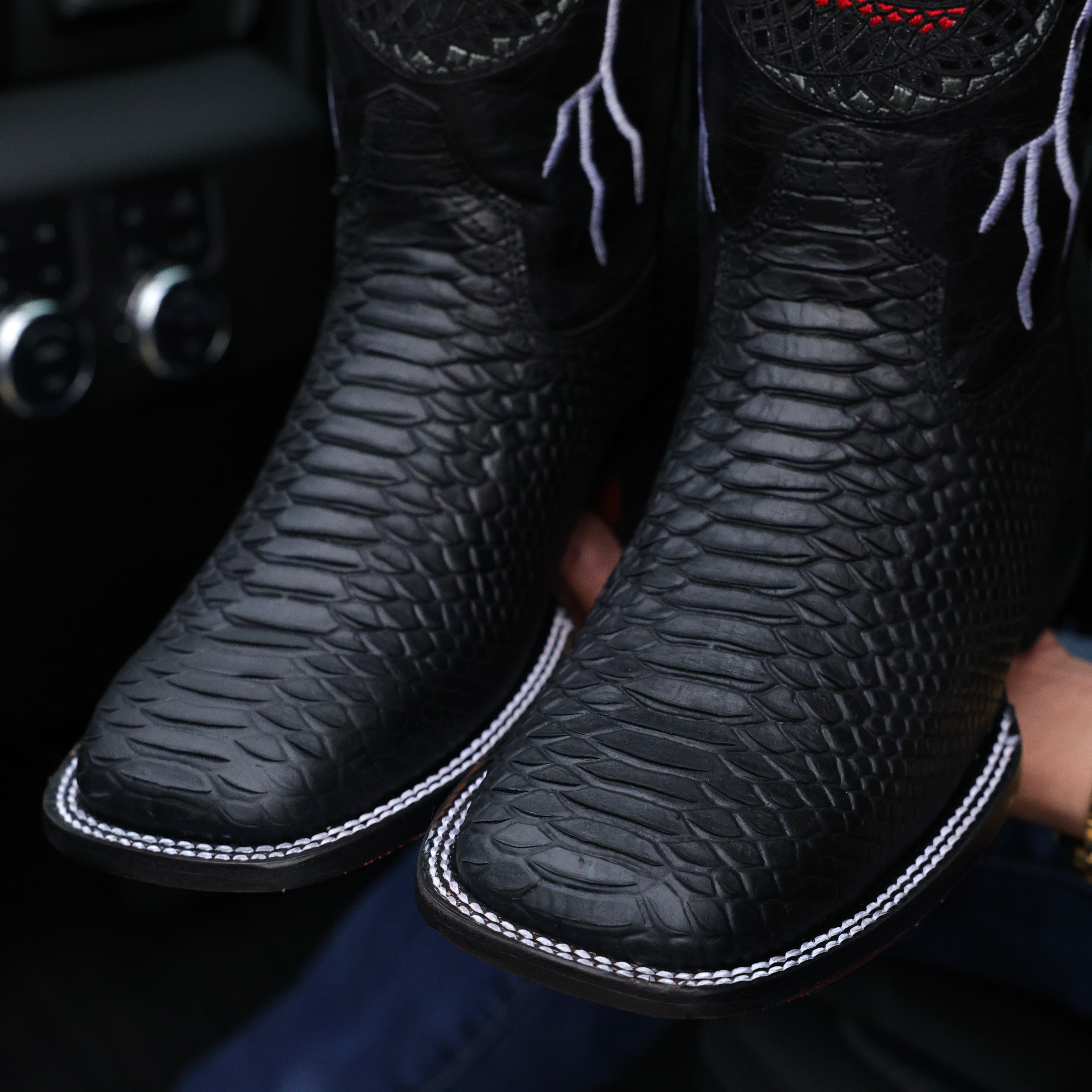 BLOWOUT SALE BOOT #31🚨