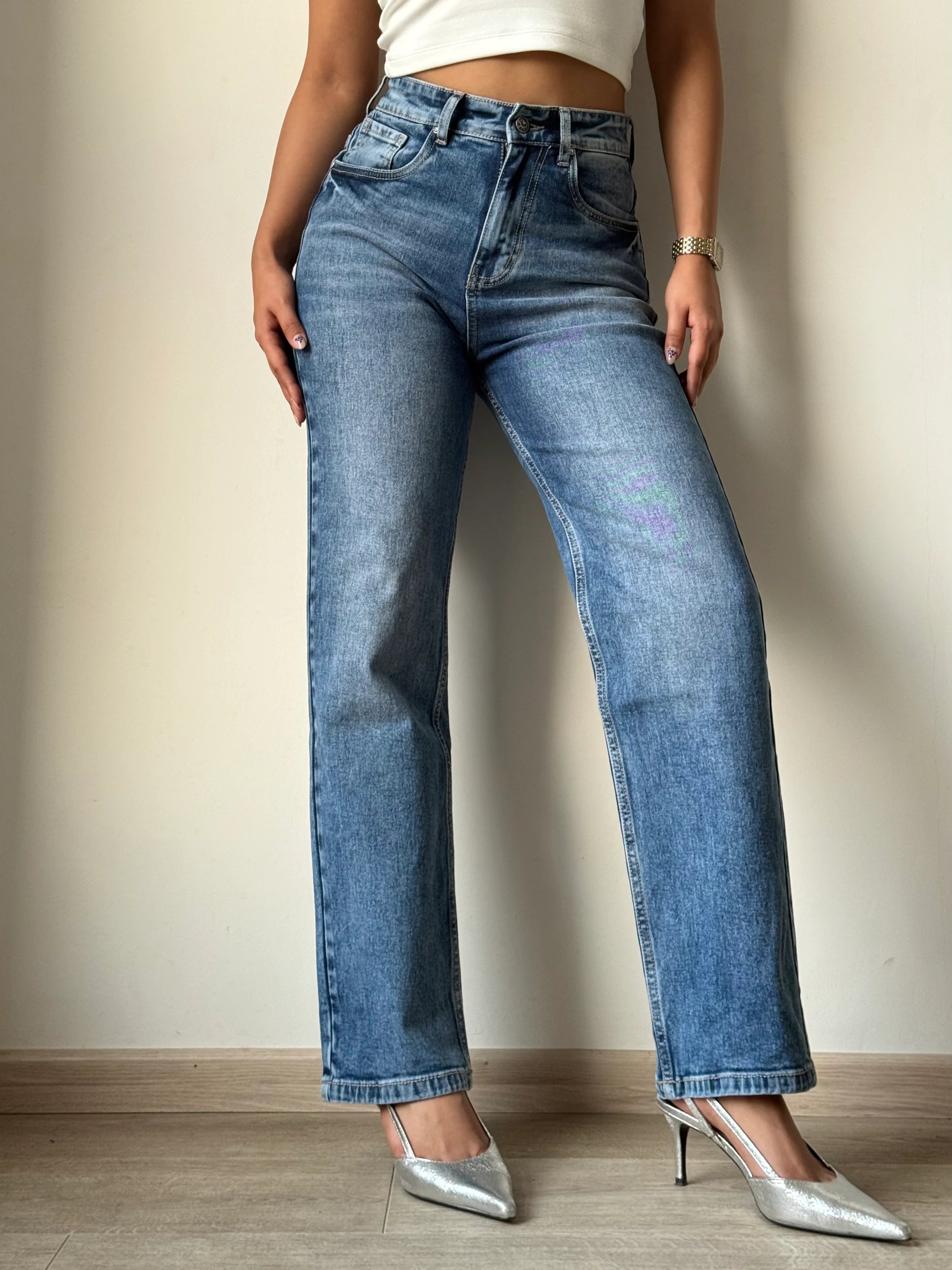 Sleek Tailored Straight Fit Jeans