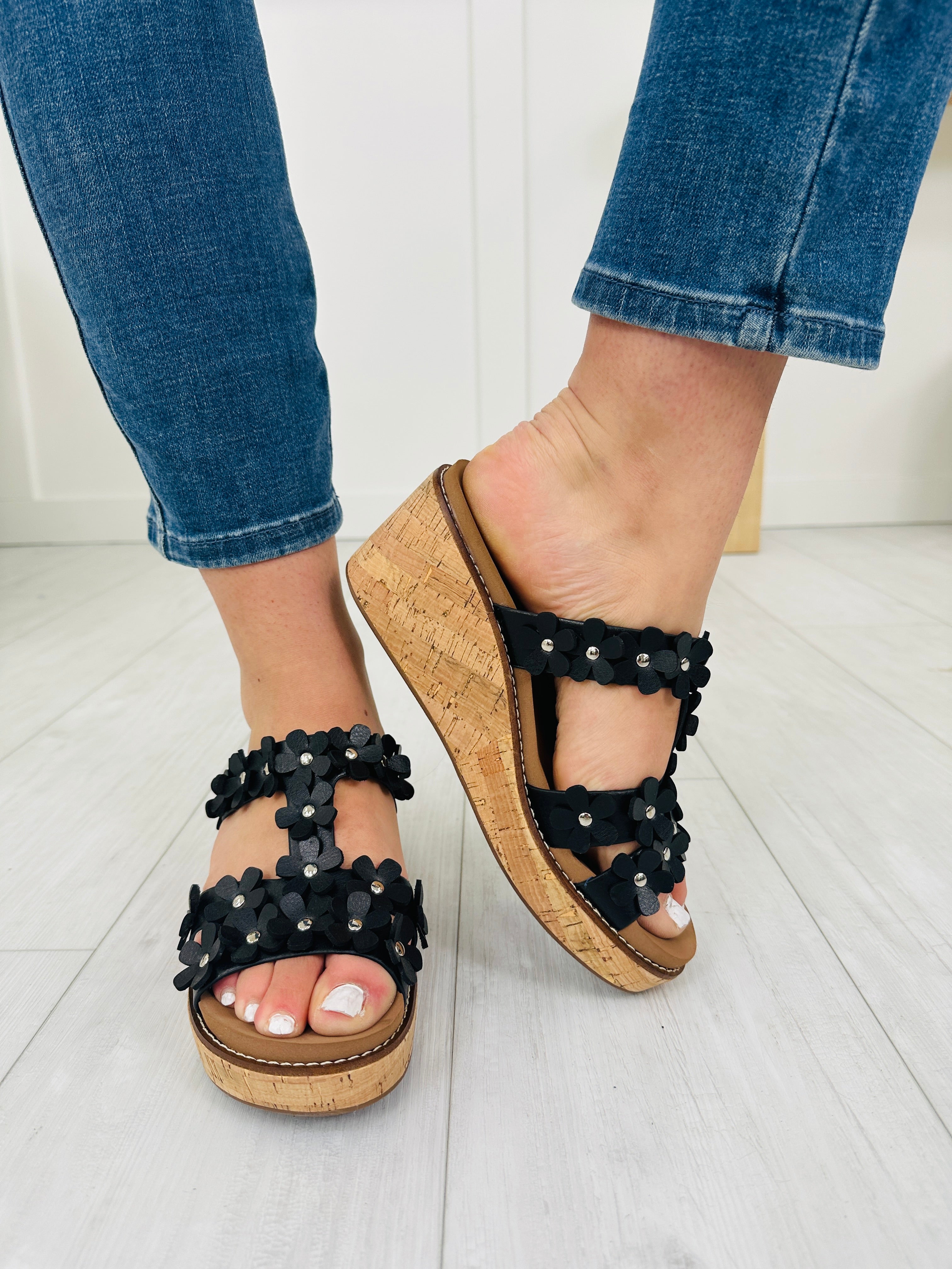 Blossom Steps Wedges In Black