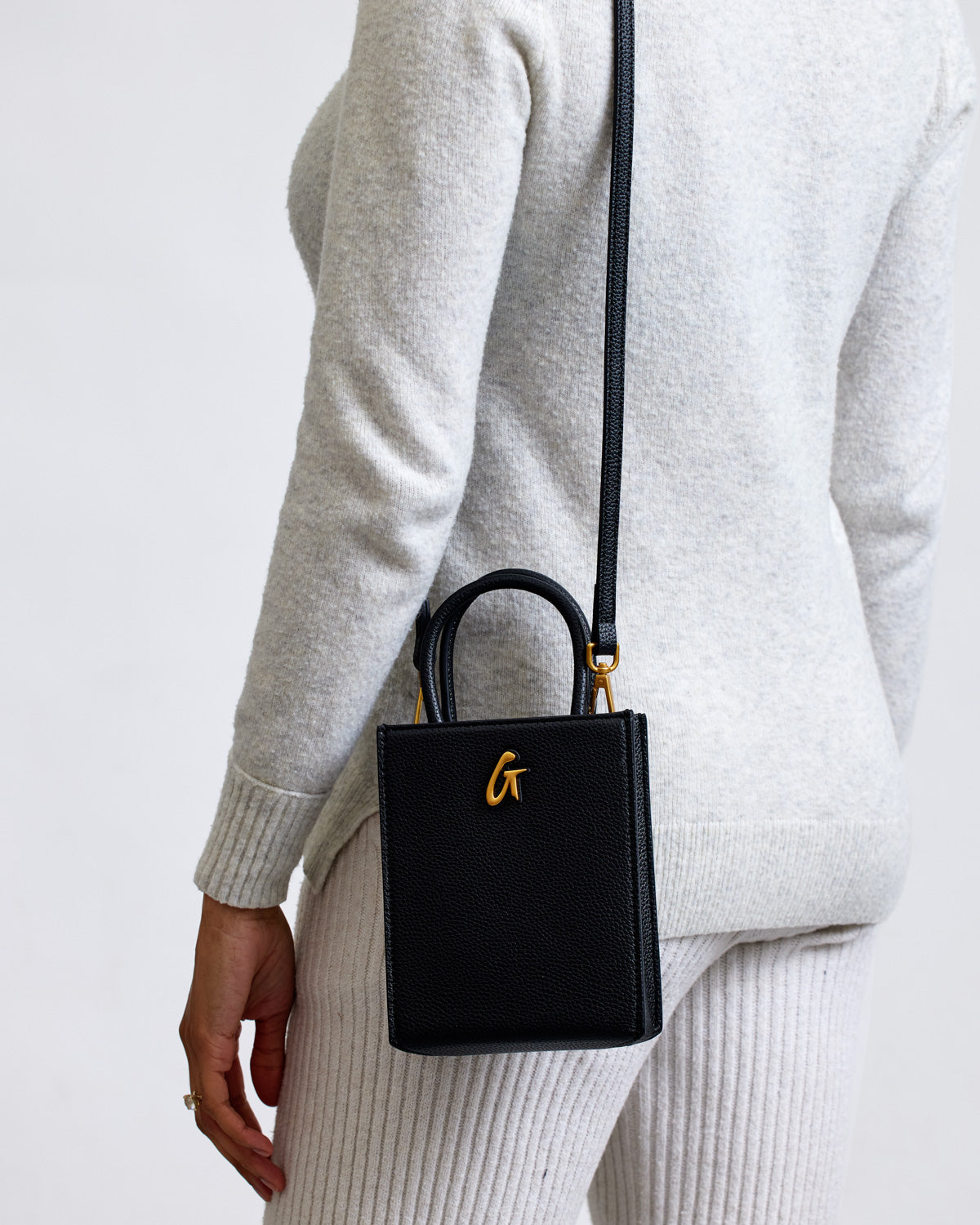 MINI PEBBLE TOTE - BLACK