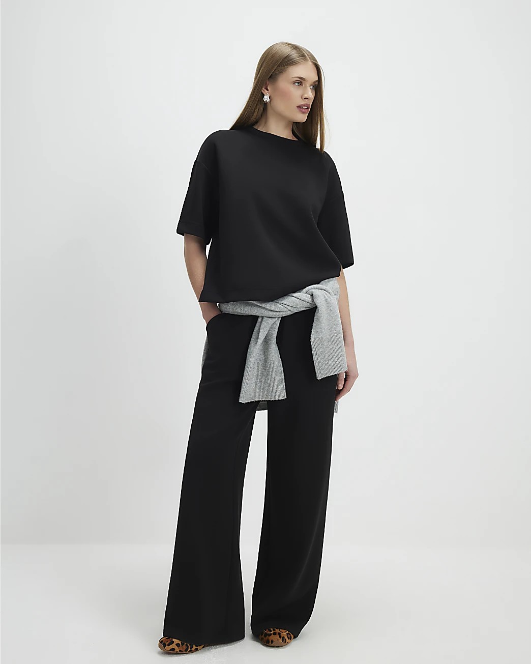 Premium Women's 2-Piece Lounge Set: Ultra-Soft Oversized Tee & Wide-Leg Pants Bundle