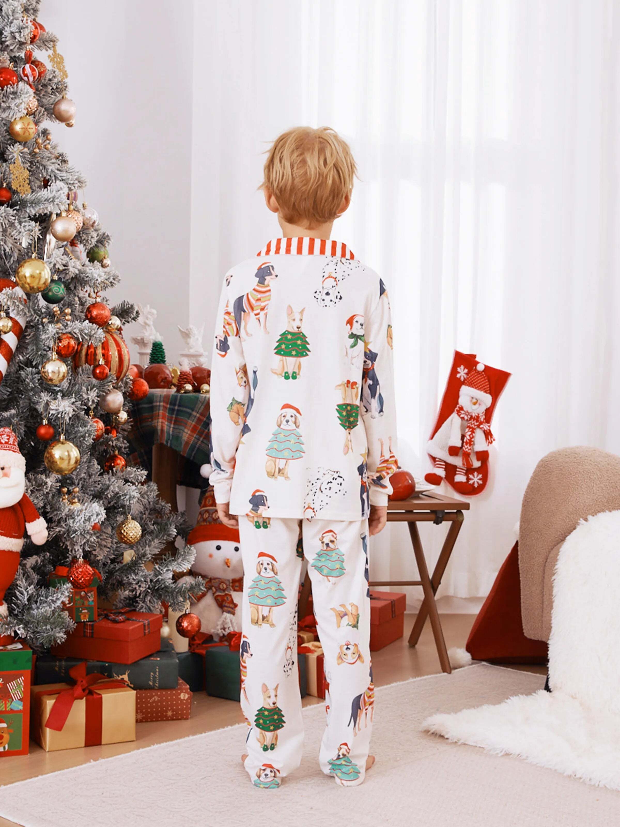 Christmas Pajamas Family Matching Cute Xmas Dog Collared Pajamas Sets with Christmas Socks LightApricot