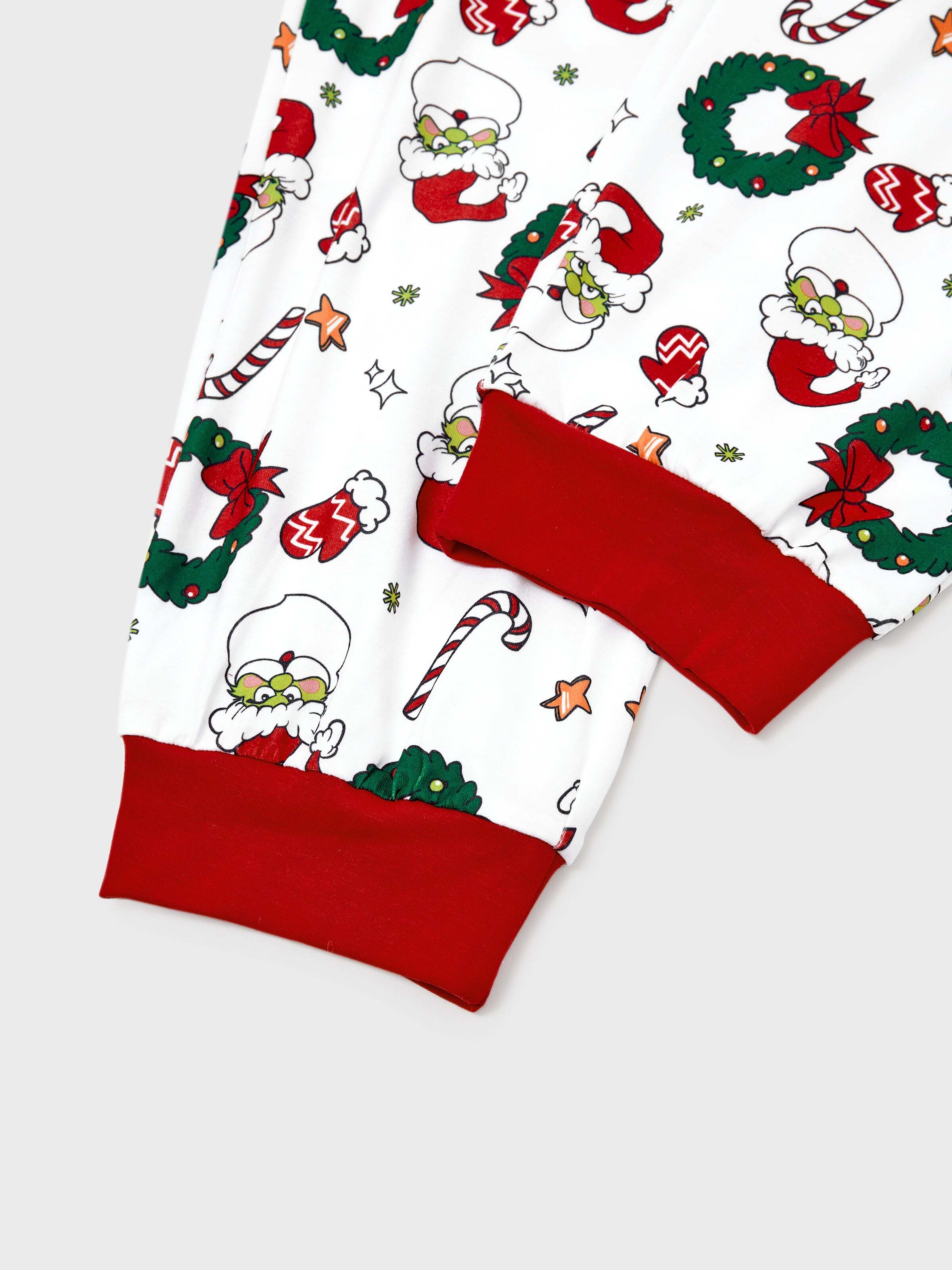 Christmas Matching Family Pajamas Set Christmas Grinch-themed Print PJS with Christmas Socks Red