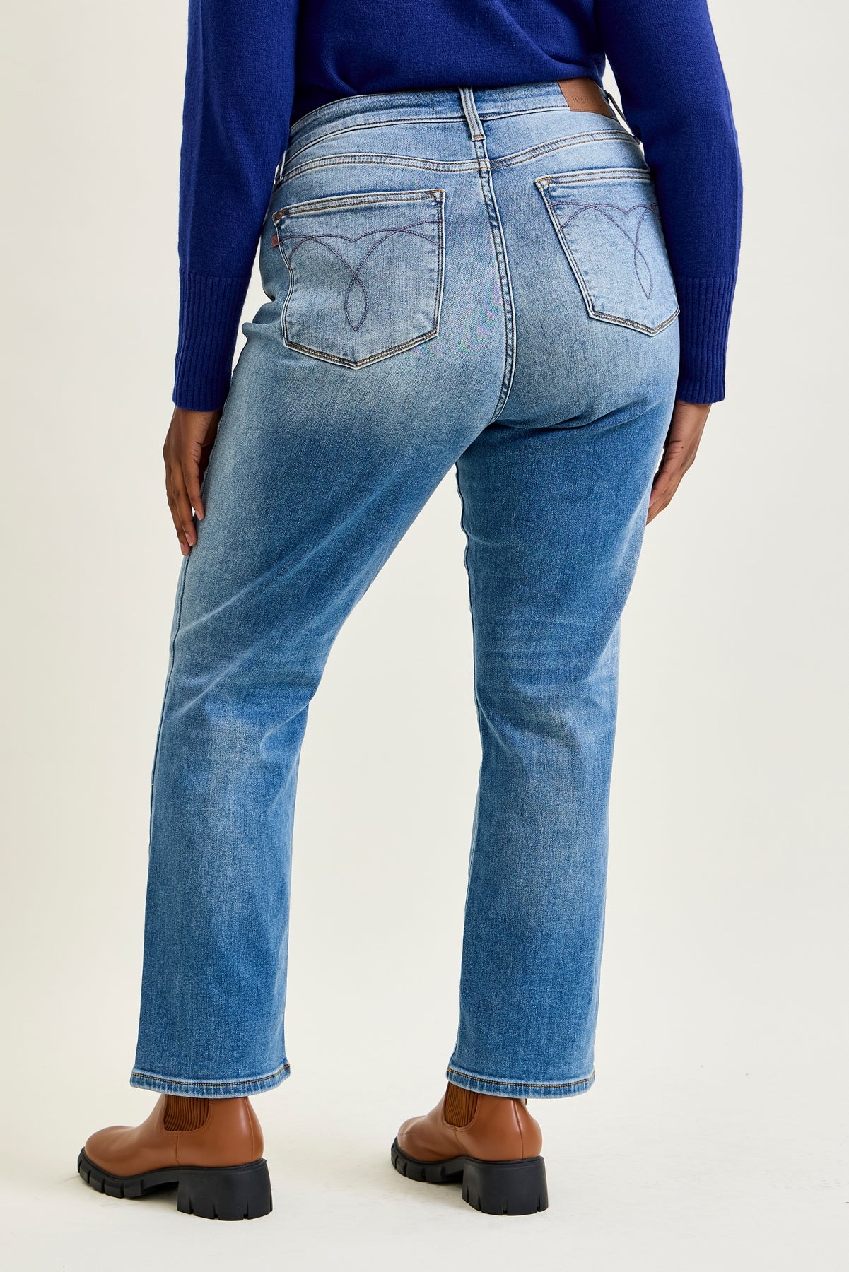 Delaney Vintage Wash ThermaDENIM Straight Fit - PLUS