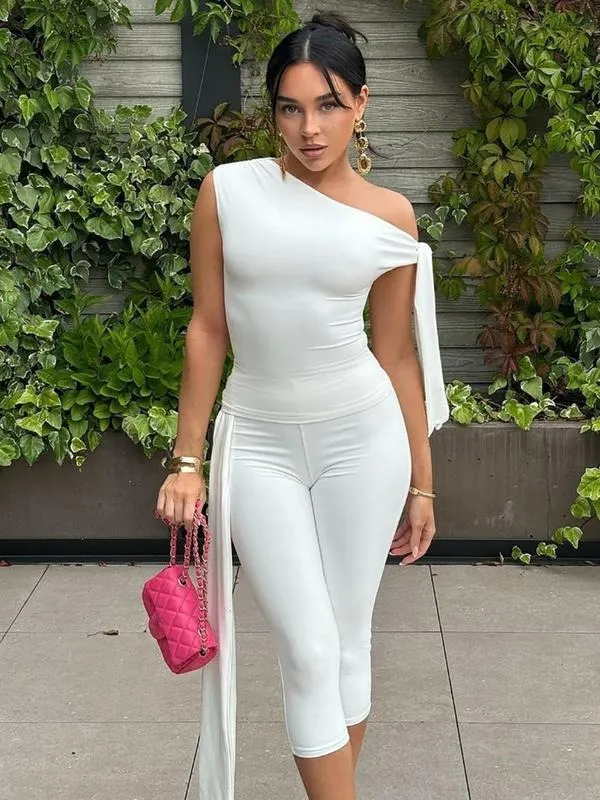 Women's Solid Asymmetrical Neck Knot Design Top & High Waist Capri Pants Two-piece Set